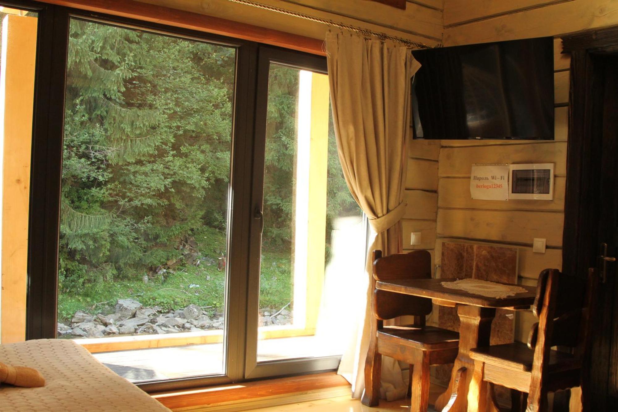 Hotel Berloga-Sinevir Synevyrsʼka Polyana Zimmer foto