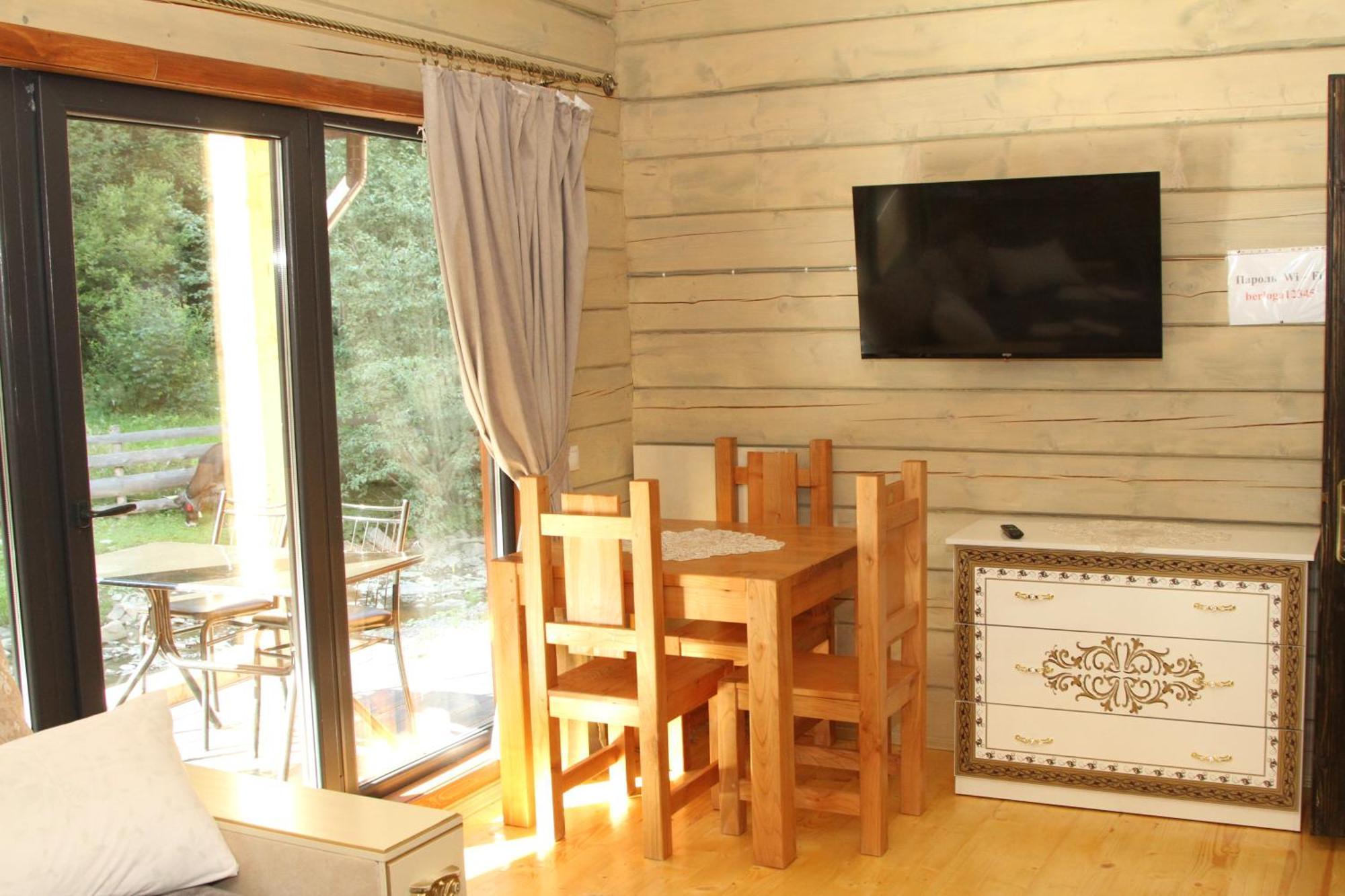 Hotel Berloga-Sinevir Synevyrsʼka Polyana Zimmer foto